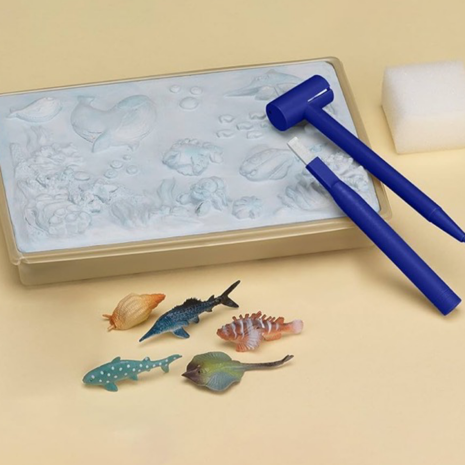 iDIGit Sealife Ocean Life Excavation Kit - With 5 Animal Toys, Tools & Plaster